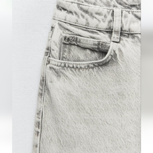 Zara High Waisted Straight leg Jeans - Picture 9 of 11